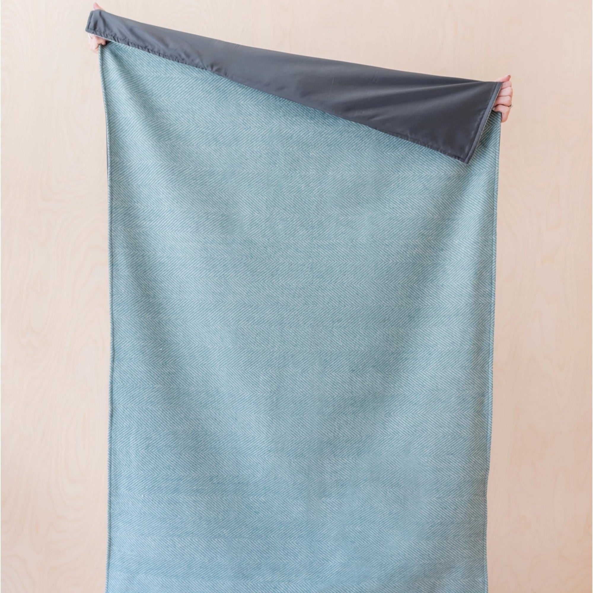 Petite couverture de pique-nique à chevrons bleus